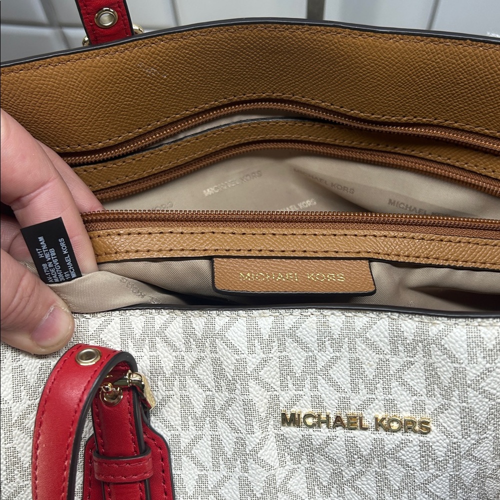 4950 Michael Kors vanilla tan and red voyager tote bag 254674950 - Picture 7 of 13